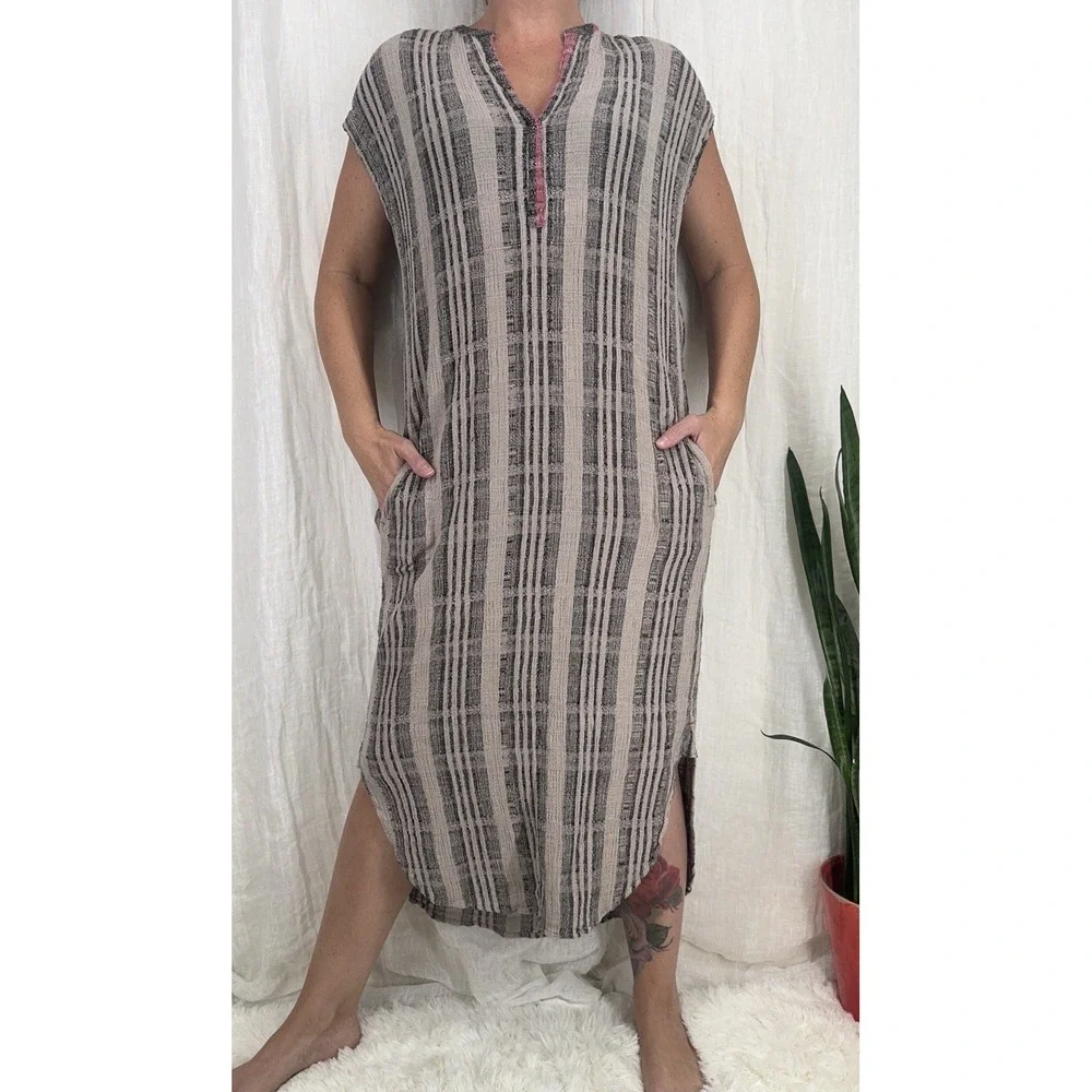 XiRENA Kennedy Plaid Caftan Dress M Boho Chic Coastal Lagenlook Crinkle Gauze